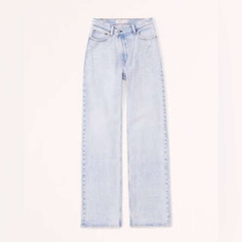 Abercrombie High Rise 90s Relaxed Jean Asymmetrical Buttoned